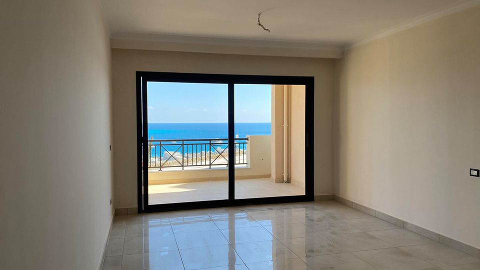 Two-room, 132-meter sea view apartment in Sheraton
