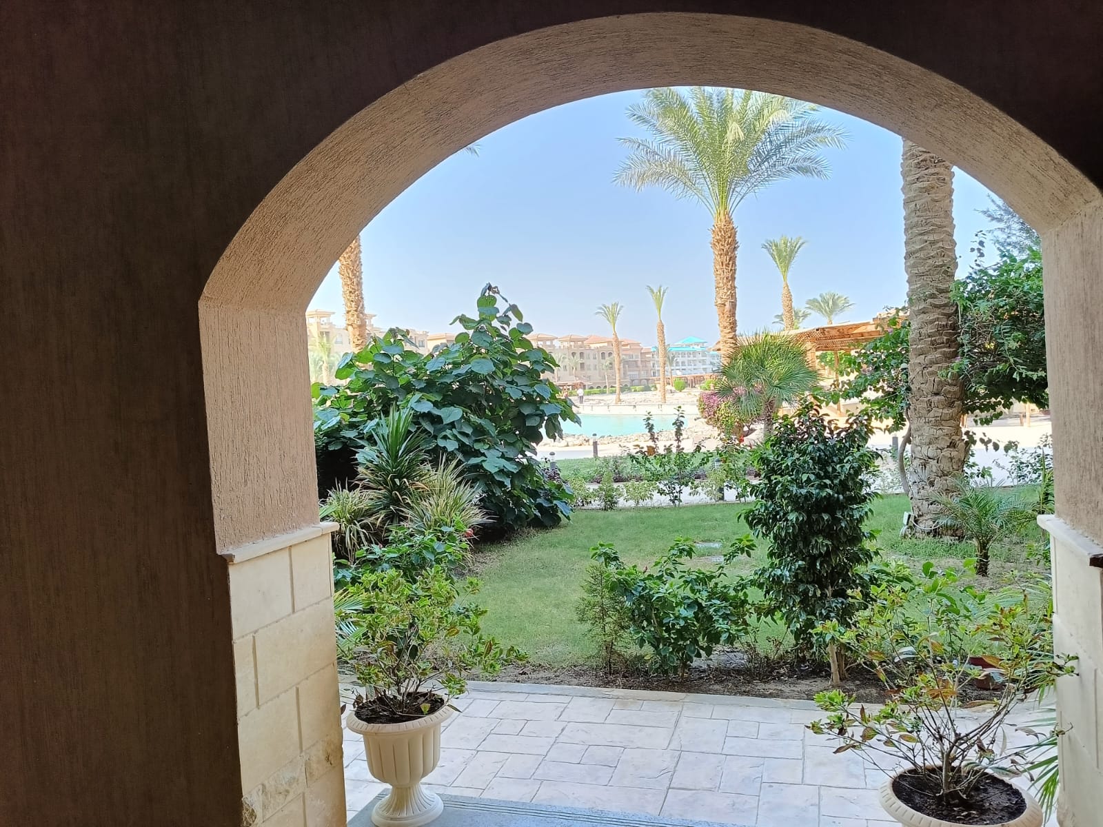 1454 apartment with garden ,private beach and pool in sahl hasheesh