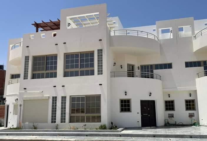 1459 villa with pool in megawish area