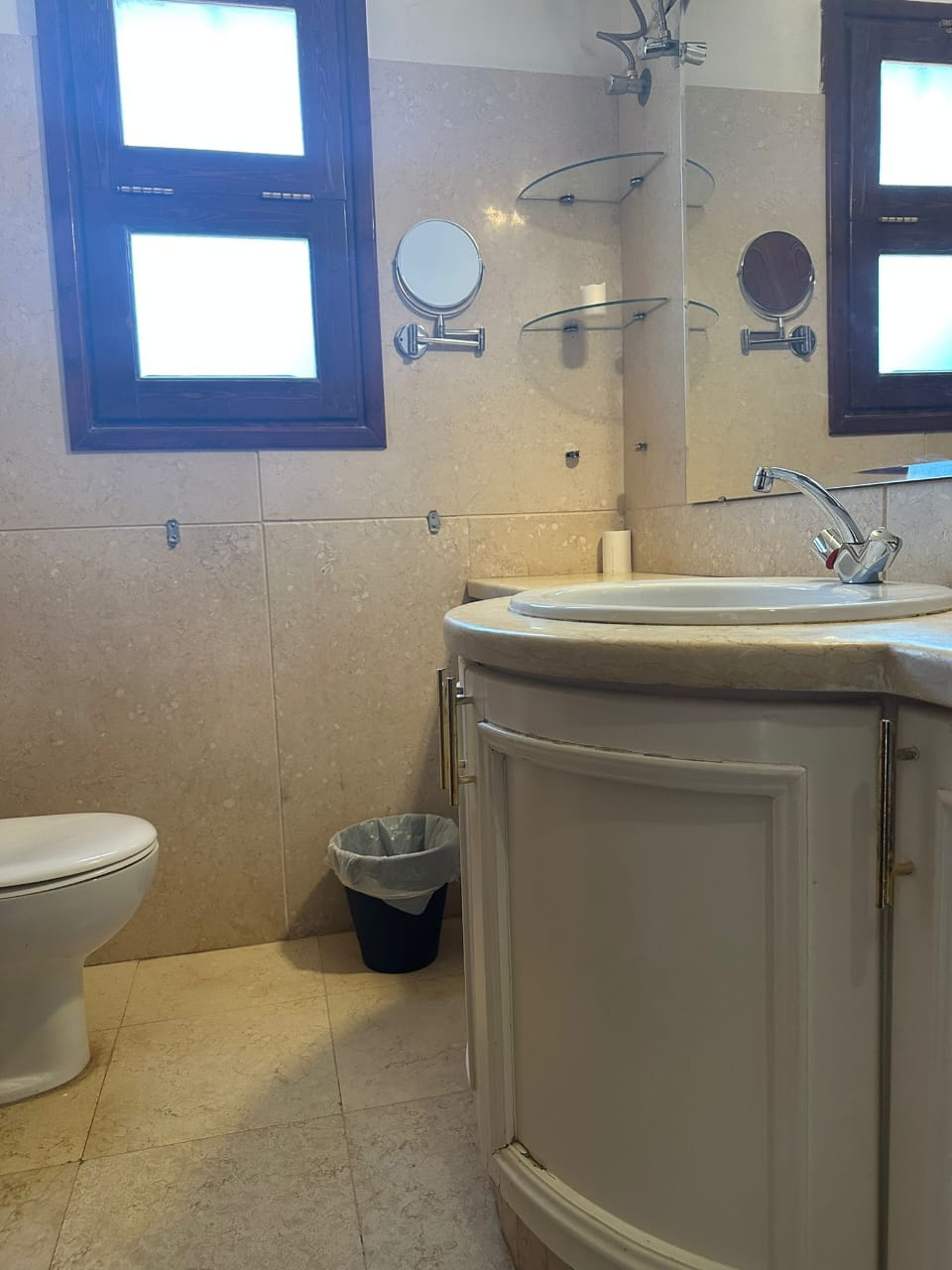 Exklusive 3/3 Villa mit Lagunenblick in Sabina - El Gouna (3/3 steht hier für 3 Zimmer und 3 Badezimmer)