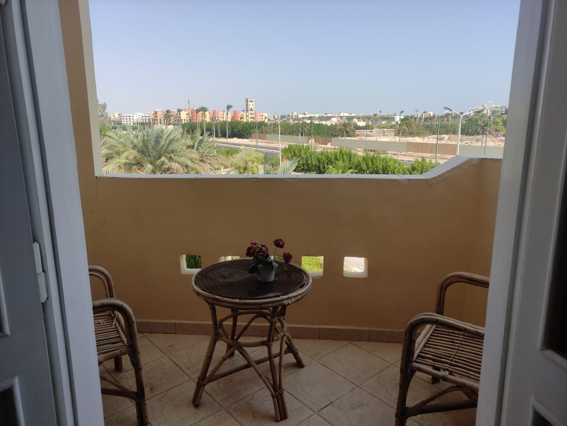 1438 2 bedroom apartment in compound with pool