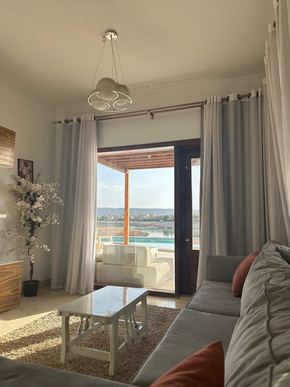 Exklusive 3/3 Villa mit Lagunenblick in Sabina - El Gouna (3/3 steht hier für 3 Zimmer und 3 Badezimmer)