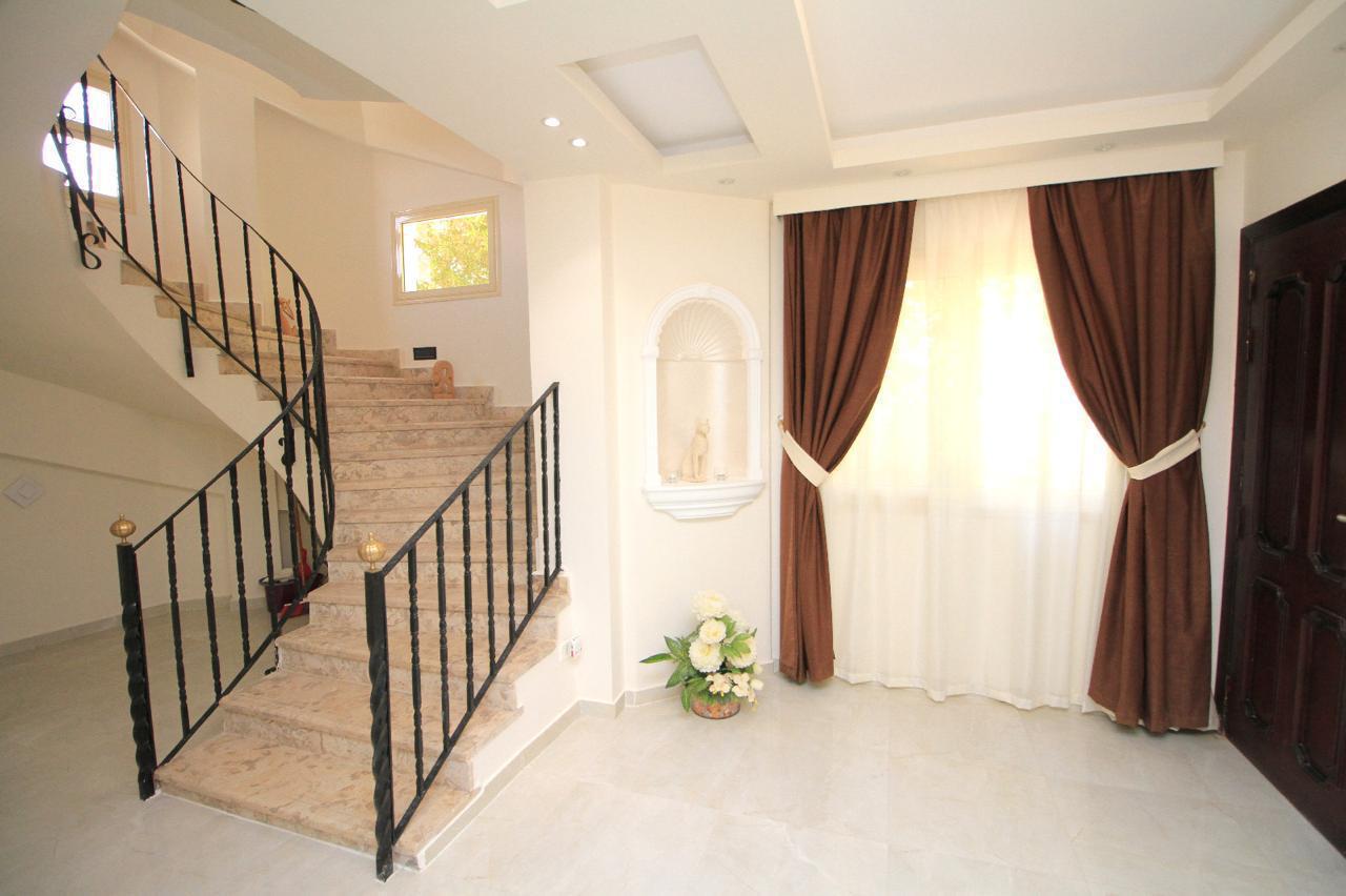 1487 Villa for Sale in Compound in Mubarak 7